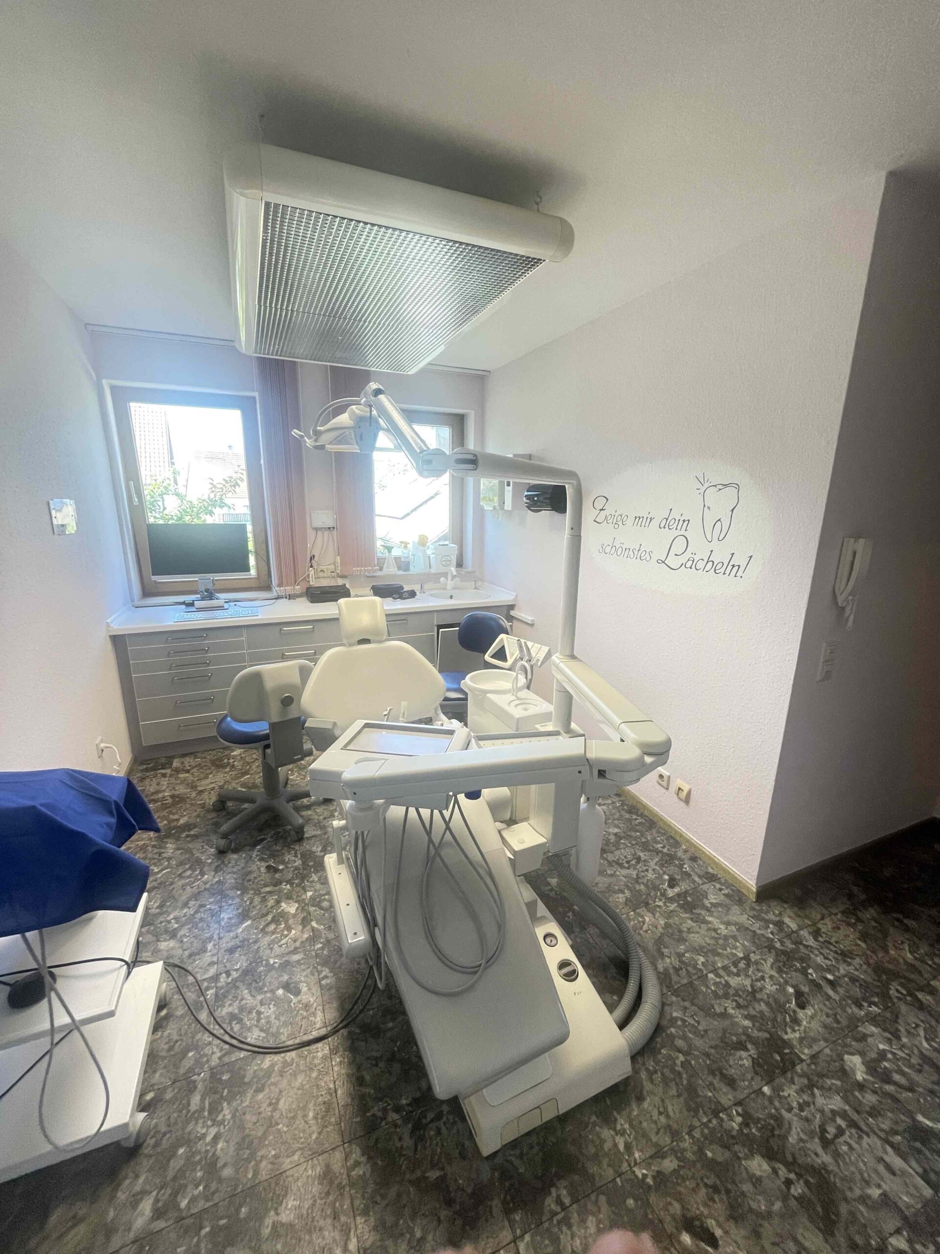 2 Wohnungen / Zahnarztpraxis Betriebsbereit auf 140 m² Implantologie | 388202