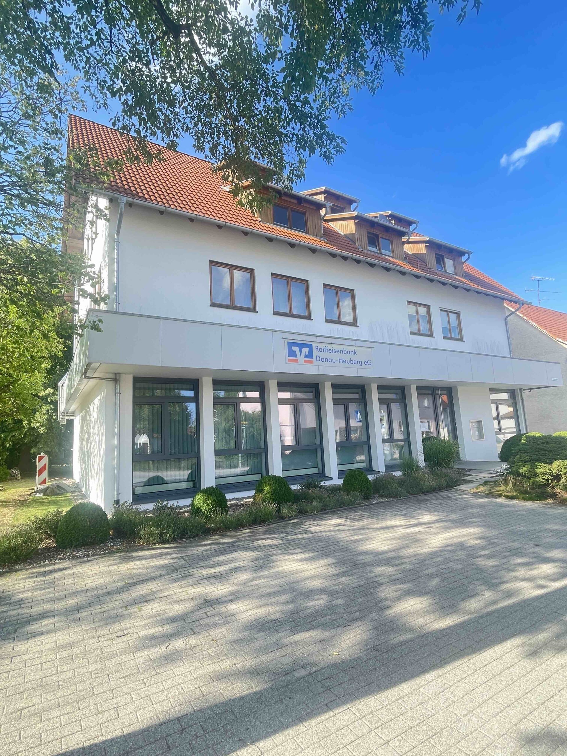 2 Wohnungen / Zahnarztpraxis Betriebsbereit auf 140 m² Implantologie | 388210
