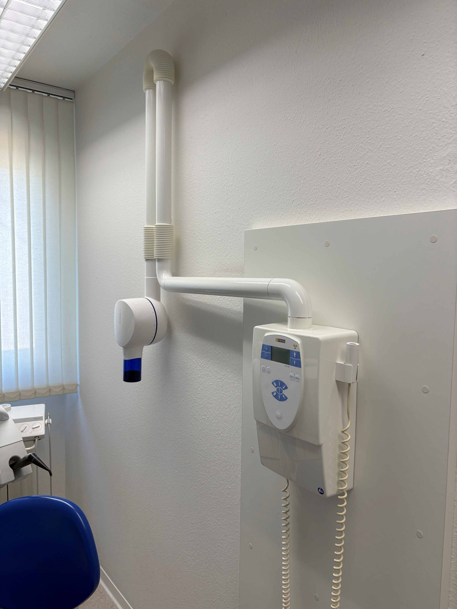 Digitale Kleinröntgenanlage kpl.: Heliodent Plus,  DEXIS Titanium Röntgensensor, EIZO Befundmonitor 23 Zoll | 388845