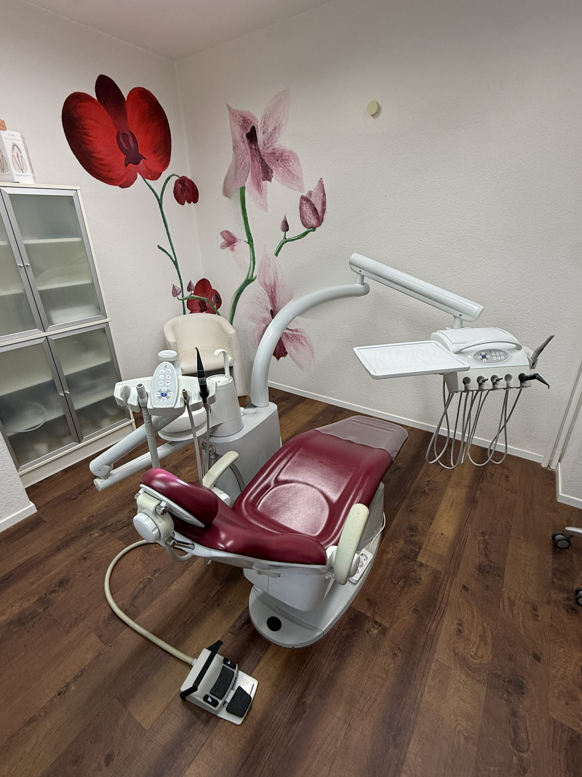 KaVo Primus 1058 TM Behandlungseinheit Zahnarztstuhl + 2 Arbeitsstühle | 388852
