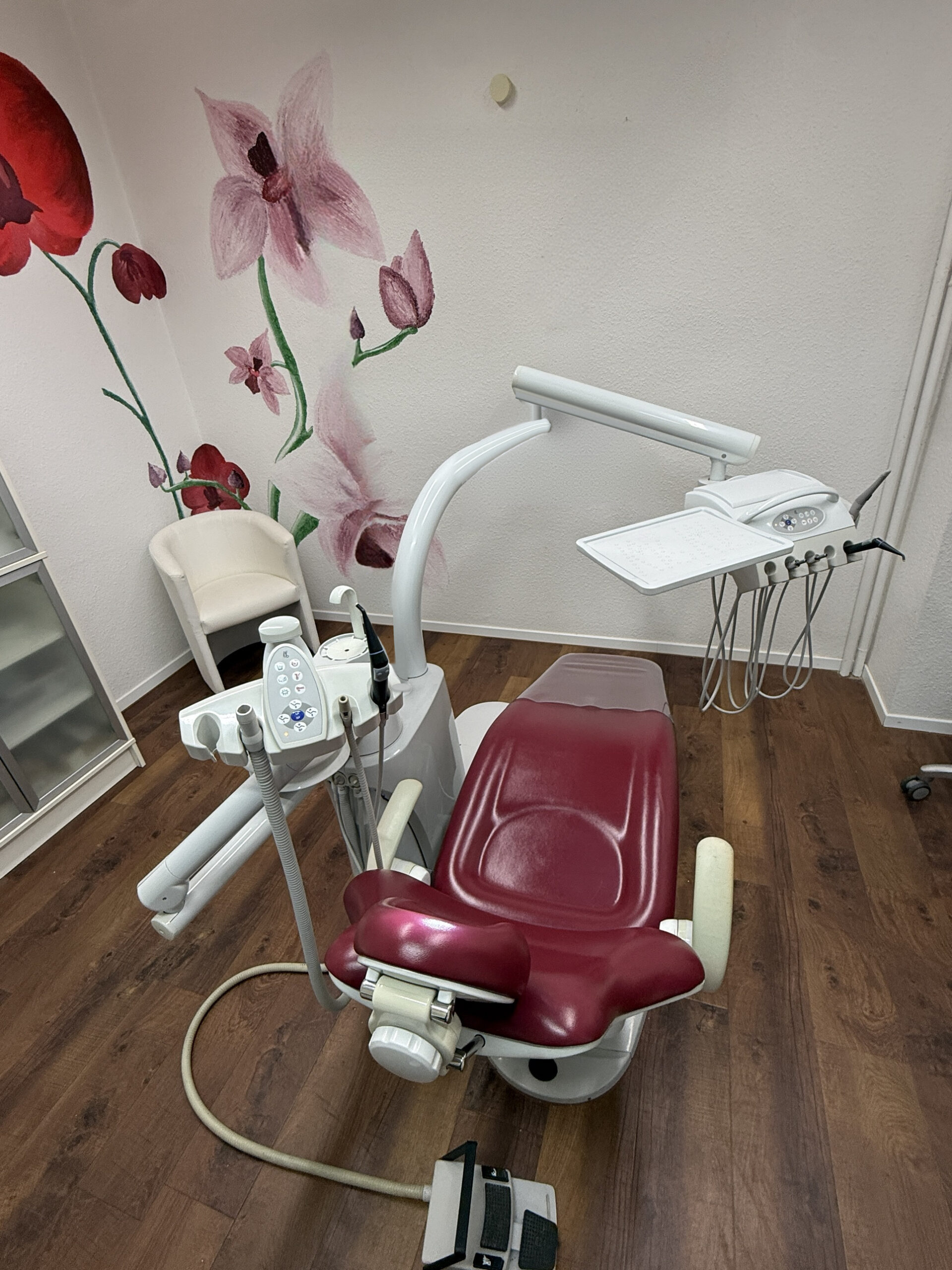 KaVo Primus 1058 TM Behandlungseinheit Zahnarztstuhl + 2 Arbeitsstühle | 388851
