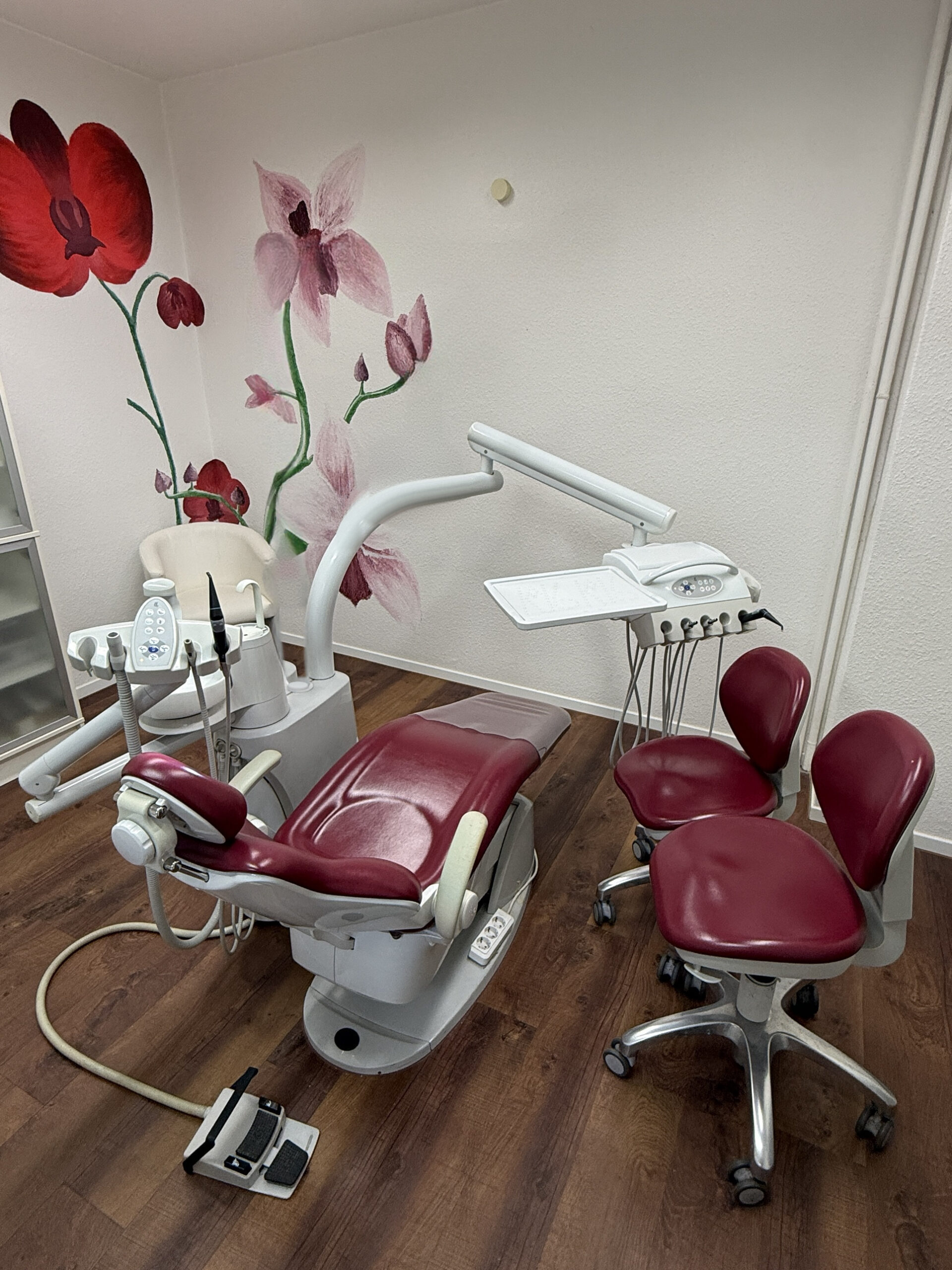 KaVo Primus 1058 TM Behandlungseinheit Zahnarztstuhl + 2 Arbeitsstühle | 388850