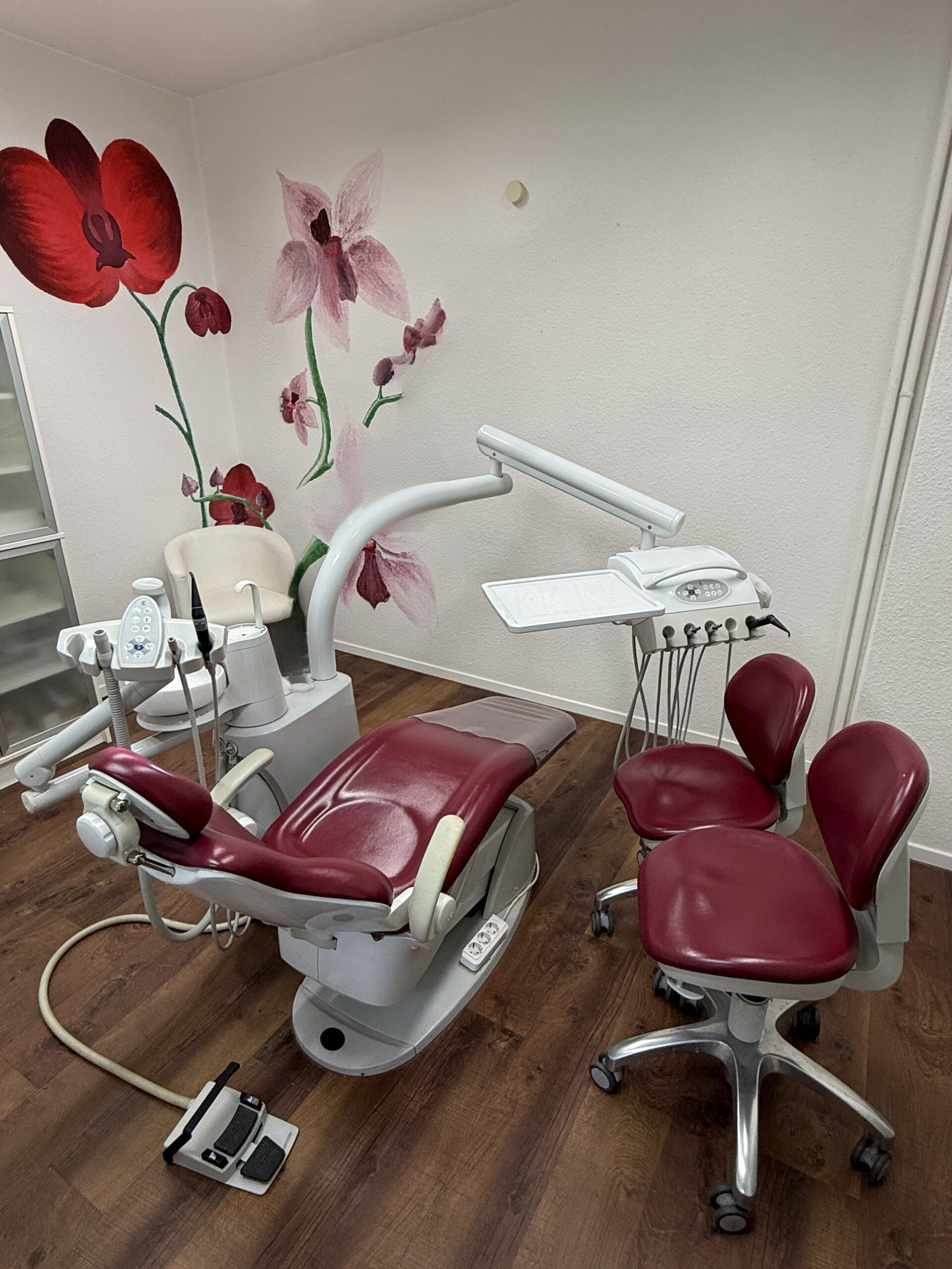 KaVo Primus 1058 TM Behandlungseinheit Zahnarztstuhl + 2 Arbeitsstühle | 388854