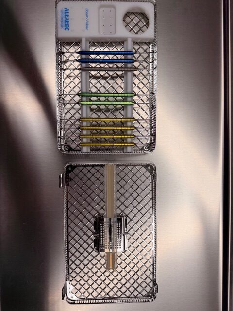 Gebrauchtes zahnärztliches Chirurgie-Set von ALTATEC BIOTECHNOLOGIES für Sinuslift mit Siebkorb und 9 Instrumenten | 388429