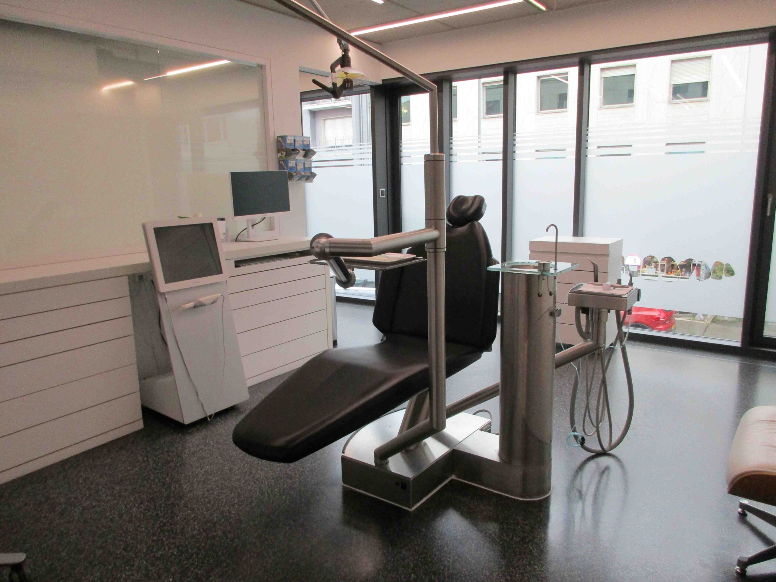 Raum Luxemburg TOP moderne KFO kieferorthopädische Praxis etablierte und sehr gut laufende | 389327