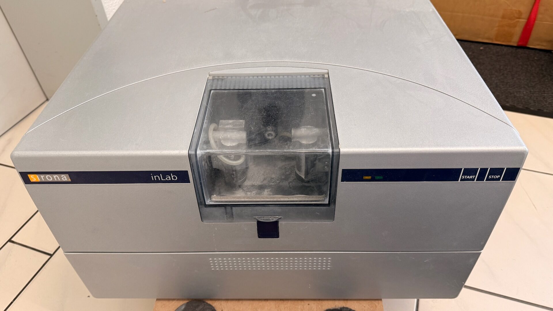 KSirona Cad/Cam inLab 3 Schleifeinheit mit InEos Scanner mit Kalibrierset | 387837