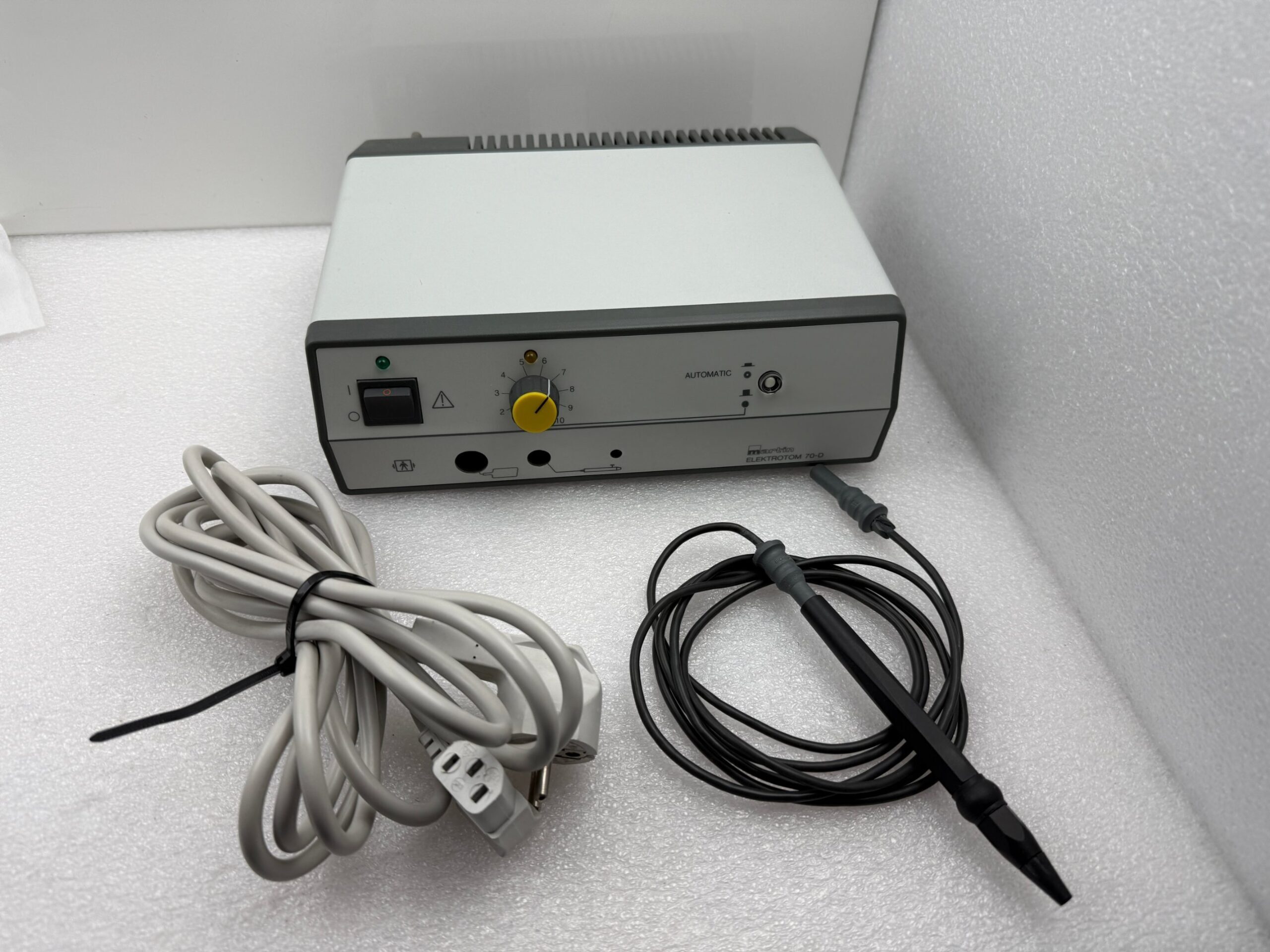 KLS Martin Elektrotom 70-D HF-Chirurgie Set + 8 Elektroden + Ständer Berchtold | 388594