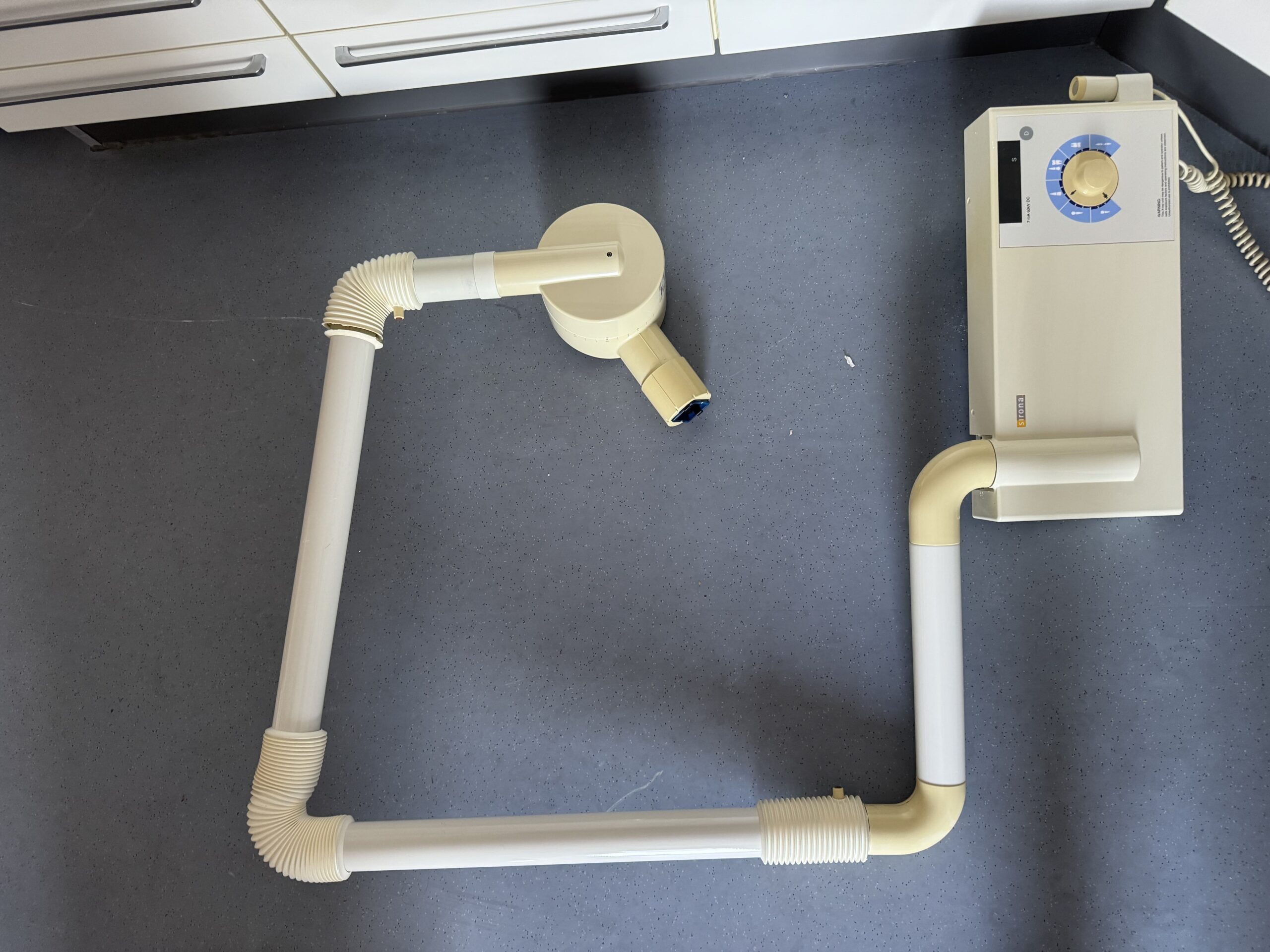 Sirona Heliodent DS – komplettes Dental-Röntgengerät mit Röntgenkopf und Gelenkarm | 388999
