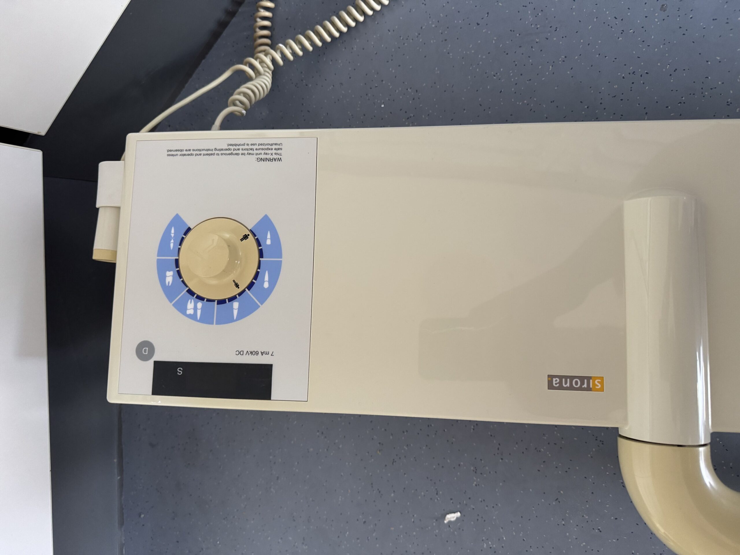Sirona Heliodent DS – komplettes Dental-Röntgengerät mit Röntgenkopf und Gelenkarm | 389000