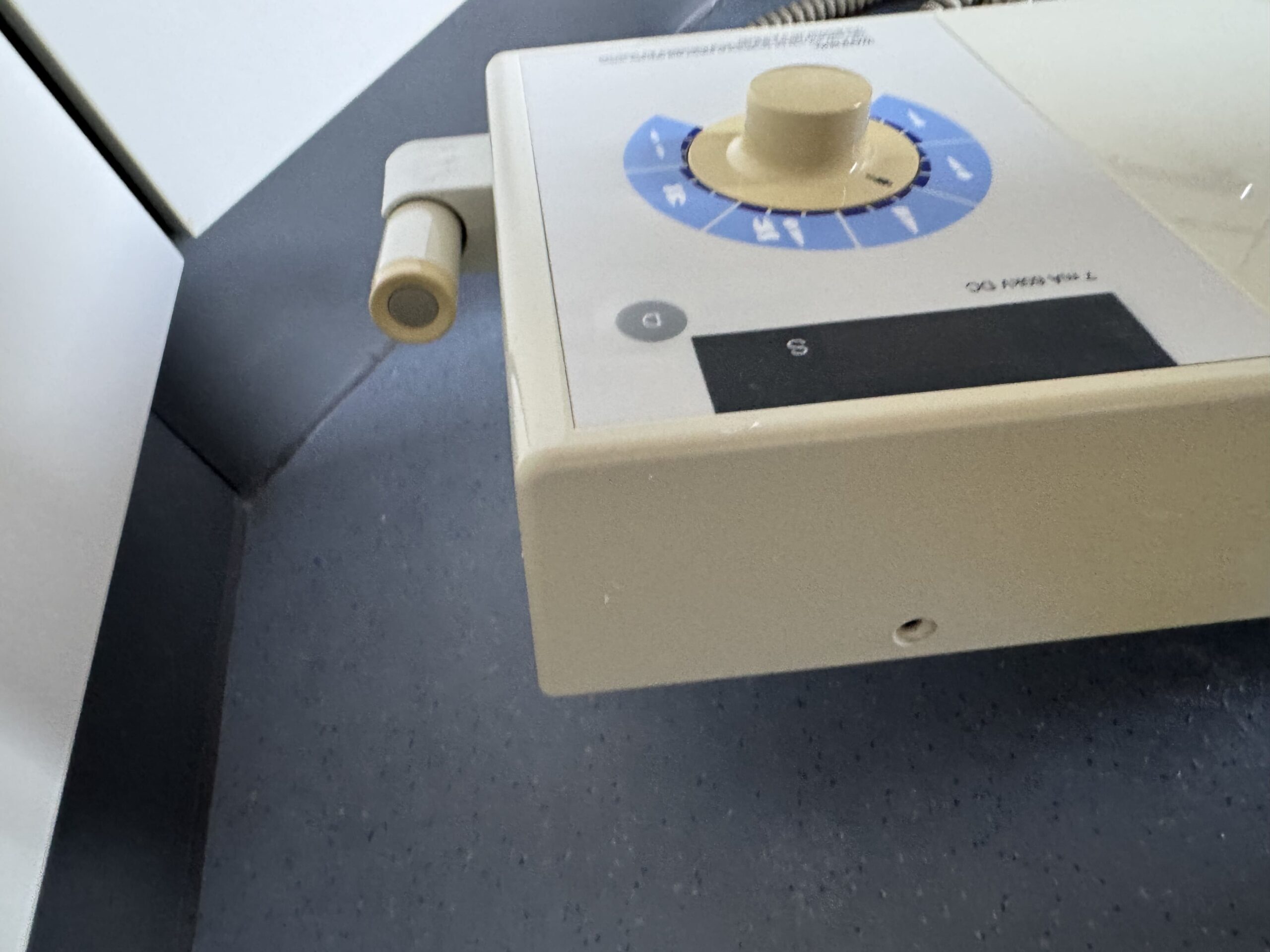 Sirona Heliodent DS – komplettes Dental-Röntgengerät mit Röntgenkopf und Gelenkarm | 389001